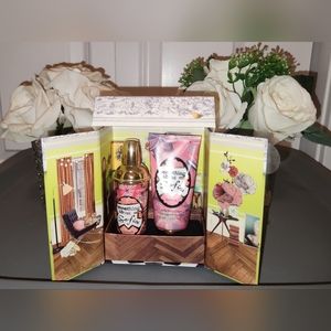 Something About Sofia by Benefit EDT / Eau De Toilette Gift Set; 30ml /1.0 fl.oz